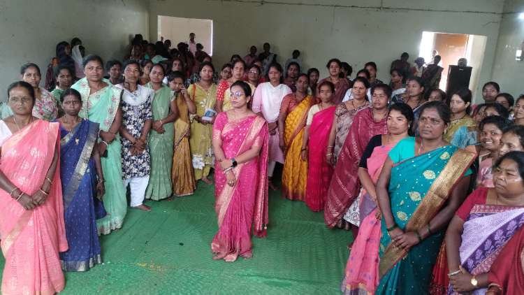 छत्तीसगढ़ आंगनबाड़ी कार्यकर्ता सहायिका संघ पंजी.409 का महत्वपूर्ण बैठक सम्पन्न : प्रांतीय संरक्षक देवेंद्र पटेल ने किया कार्यकर्ताओं और सहायिकाओं को रिचार्ज,कहा सरकार पर है भरोसा 2025 में होगा मांग पूरा देता हूं लिख कर गारंटी
