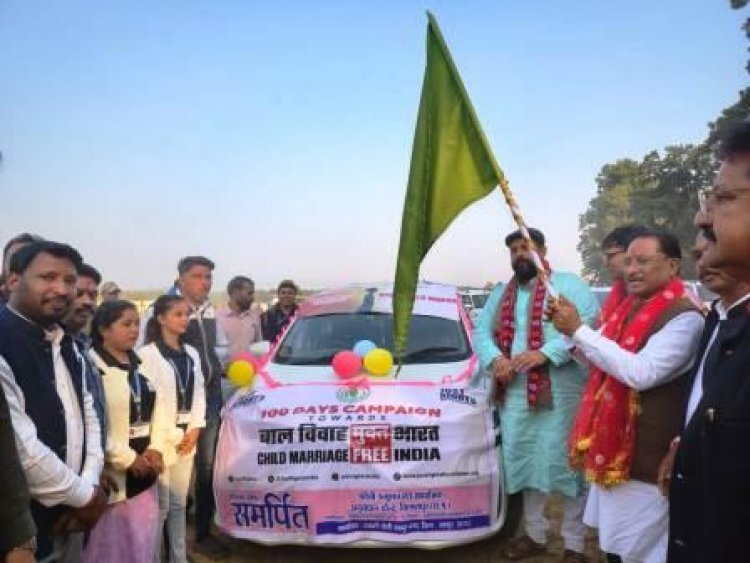 मुख्यमंत्री ने किसान महतारी सम्मेलन स्थल से जागरूकता रथ को हरी झंडी दिखाकर किया रवाना