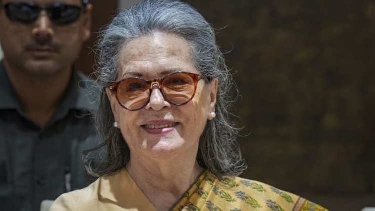 कांग्रेस की वरिष्ठ नेता और संसदीय दल की अध्यक्ष सोनिया गांधी की तबीयत बिगड़ी, दिल्ली के सर गंगाराम अस्पताल में भर्ती
