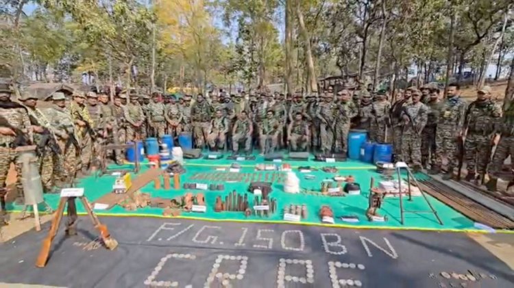 CG- गणतंत्र दिवस से पहले सुरक्षाबलों की बड़ी कामयाबी: जंगल में छिपे नक्सलियों के दो डंप ध्वस्त, भारी मात्रा में हथियार और विस्फोटक बरामद