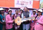 ई-रिक्शा से बच्चों को विद्यालय पहुंचाकर स्वावलंबन की मिसाल बनीं गीता दीदी