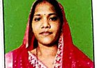 महतारी वंदन योजना की राशि से गीता मरावी ने खरीदी सिलाई मशीन, प्रतिमाह कमा रही 3 हजार