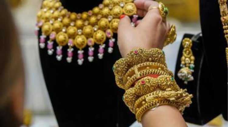 Gold Price Today: सोना एक हफ्ते में ₹9430 महंगा, चांदी में ₹20000 का उछाल; चेक करें लेटेस्ट रेट