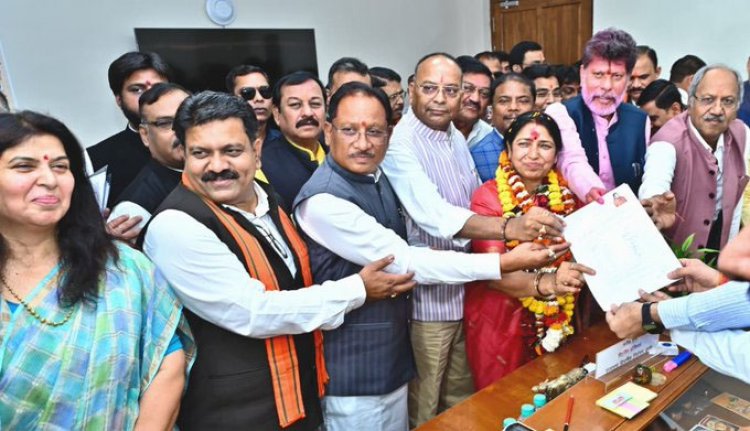 Rajya Sabha Election 2026: भाजपा प्रत्याशी लक्ष्मी वर्मा ने भरा नामांकन, CM विष्णुदेव साय बने प्रस्तावक