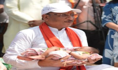 नवजात का CM साय ने किया नामकरण, “रविशंकर” नाम से गूंजा कमारखोल का आंगन