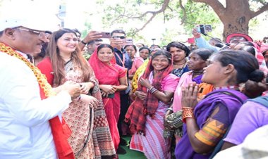 एक चौपाल ऐसा भी जहाँ खुशियों और तालियों की रही गूंज