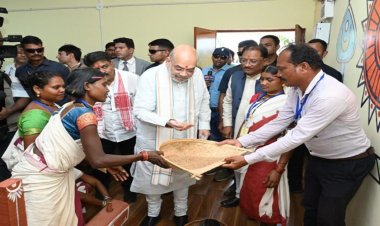 CG : केंद्रीय गृहमंत्री अमित शाह ने चखा बस्तर की इमली का स्वाद, बोले – खट्टा नहीं बल्कि मीठा