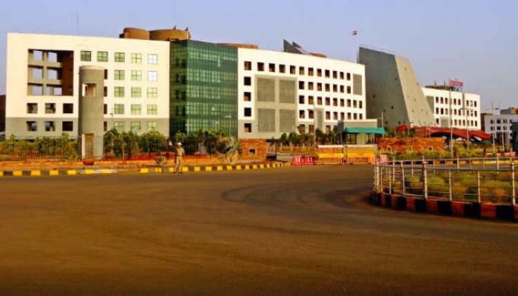 छत्तीसगढ़ में प्रशासनिक फेरबदल: पुष्पा साहू बनीं माध्यमिक शिक्षा मंडल की सचिव, रोक्तिमा यादव को मिली कोरिया कलेक्टर की जिम्मेदारी