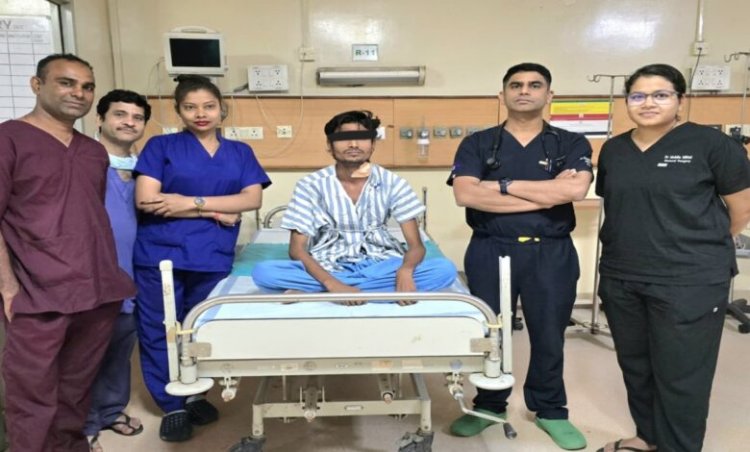 10 साल से खांसी में खून आने से परेशान युवक को मिली नई जिंदगी, अम्बेडकर अस्पताल में हुई हाई-रिस्क सर्जरी