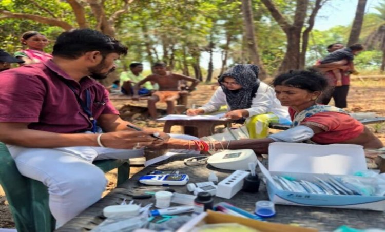 घने जंगल और नदी पार कर स्वास्थ्य टीम ने बचाई दो मासूमों की जान, ‘स्वस्थ बस्तर अभियान’ बना उम्मीद