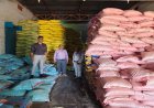 मुख्यमंत्री हेल्पलाइन की शिकायत पर कृषि विभाग की बड़ी कार्रवाई, अधिक कीमत पर खाद बेचने वाले विक्रय केंद्र पर छापा, 3219 बोरी उर्वरक जब्त, केंद्र सील