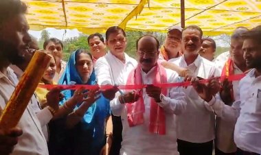 उप मुख्यमंत्री साव ने व्यावसायिक परिसर का किया लोकार्पण