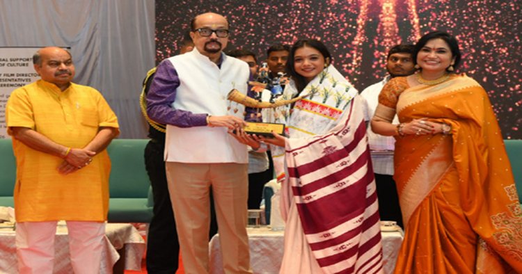 फिल्में समाज को संदेश देने का सशक्त माध्यम- राज्यपाल डेका