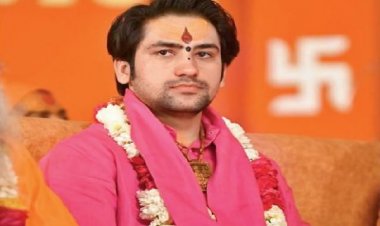 बागेश्वर धाम और पं. धीरेंद्र शास्त्री पर आपत्तिजनक पोस्ट, कांग्रेस नेता पर गंभीर आरोप; FIR दर्ज