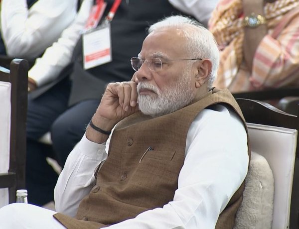 प्रधानमंत्री श्री नरेंद्र मोदी की मौजूदगी में मुख्यमंत्री श्री विष्णु देव साय ने राष्ट्रीय मंच पर प्रस्तुत किया छत्तीसगढ़ का जनभागीदारी आधारित जल संरक्षण मॉडल