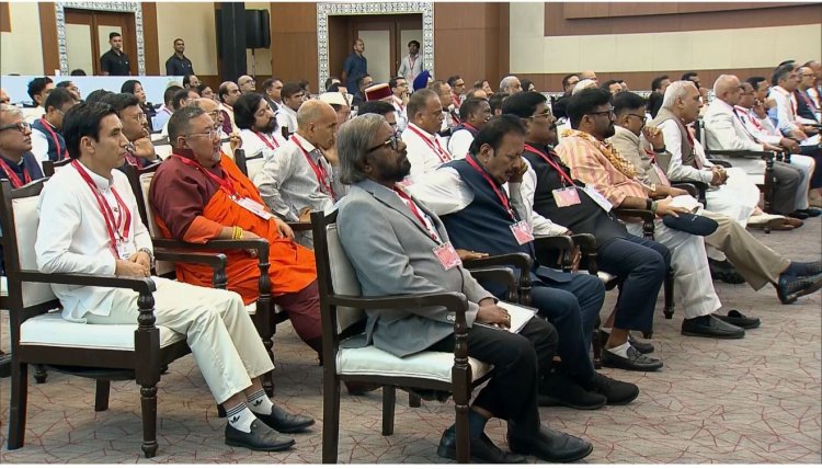 प्रधानमंत्री श्री नरेंद्र मोदी की मौजूदगी में मुख्यमंत्री श्री विष्णु देव साय ने राष्ट्रीय मंच पर प्रस्तुत किया छत्तीसगढ़ का जनभागीदारी आधारित जल संरक्षण मॉडल