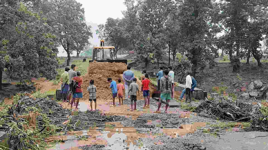 मुख्यमंत्री श्री साय का त्वरित निर्णय –  बादलखोल अभ्यारण के कलिया से जोराजाम सड़क, रांझामुड़ा पुलिया का काम चालू,