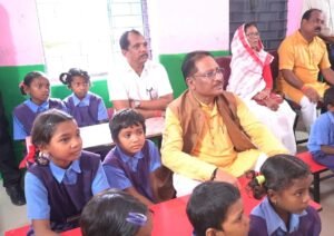मुख्यमंत्री श्री विष्णु देव साय ने सम्पर्क स्मार्ट स्कूल और स्मार्ट ब्लॉक कार्यक्रम का किया शुभारंभमुख्यमंत्री ने बच्चों के बीच बैठकर याद किया अपना बचपन