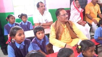 मुख्यमंत्री श्री विष्णु देव साय ने सम्पर्क स्मार्ट स्कूल और स्मार्ट ब्लॉक कार्यक्रम का किया शुभारंभमुख्यमंत्री ने बच्चों के बीच बैठकर याद किया अपना बचपन