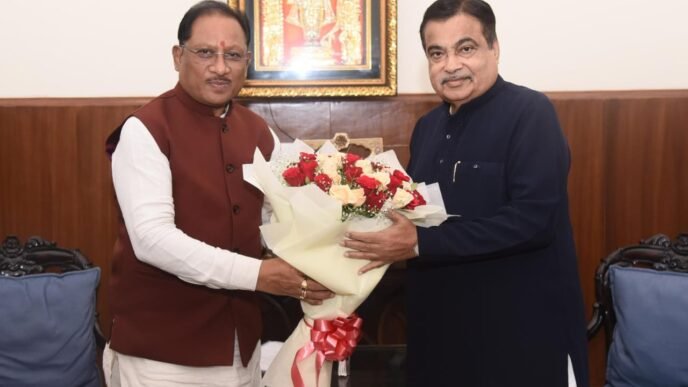छत्तीसगढ़ में सात हजार करोड़ की सड़क परियोजनाओं को जल्द मिलेगी वित्तीय स्वीकृति,छत्तीसगढ़ के मुख्यमंत्री की केंद्रीय मंत्री नितिन गडकरी से हुई मुलाकात,