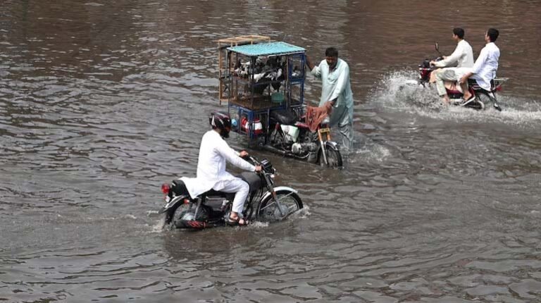 Pakistan: मानसून के कहर से पिछले 24 घंटों में 117 लोगों की मौत