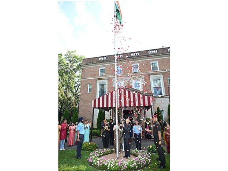 अमेरिका में भारतीय दूतावास और वाणिज्य दूतावासों ने स्वतंत्रता दिवस मनाया