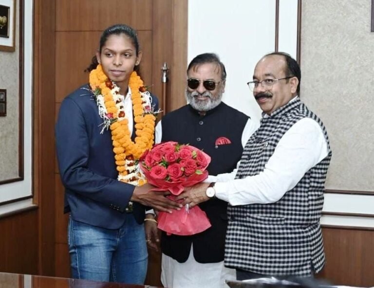 उप मुख्यमंत्री अरुण साव से मिलीं कबड्डी विश्व