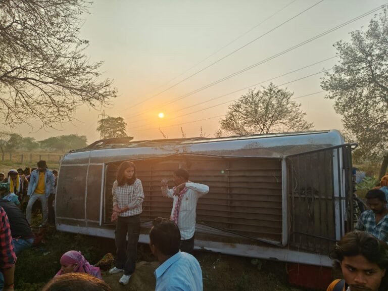 बड़ा हादसा — बस और कार की भीषण टक्कर,