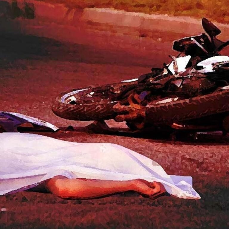 ट्रैक्टर की टक्कर से बाइक सवार युवक की मौत