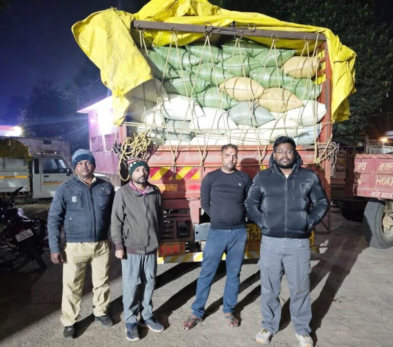 400 बोरी अवैध धान से भरा ट्रक जब्त