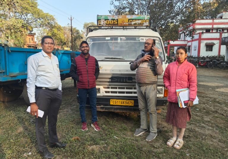 कलेक्टर जन्मेजय महोबे के निर्देशन में अवैध धान
