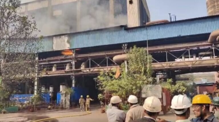 भिलाई इस्पात संयंत्र में लगी भीषण आग
