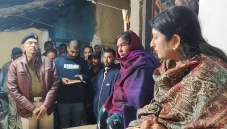 नंगा कर बच्चे को पीटा, पिता ने की आत्महत्या