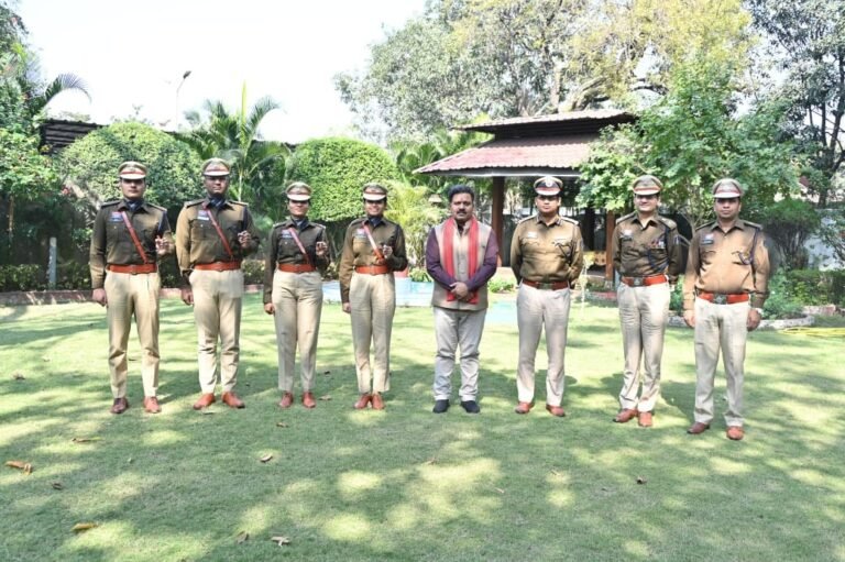 उप मुख्यमंत्री विजय शर्मा मिले प्रशिक्षु IPS