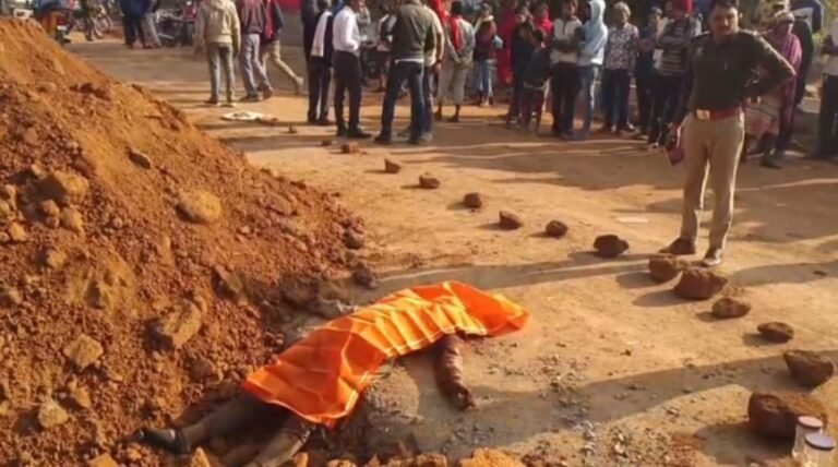 सड़क किनारे युवक की लाश मिलने से सनसनी