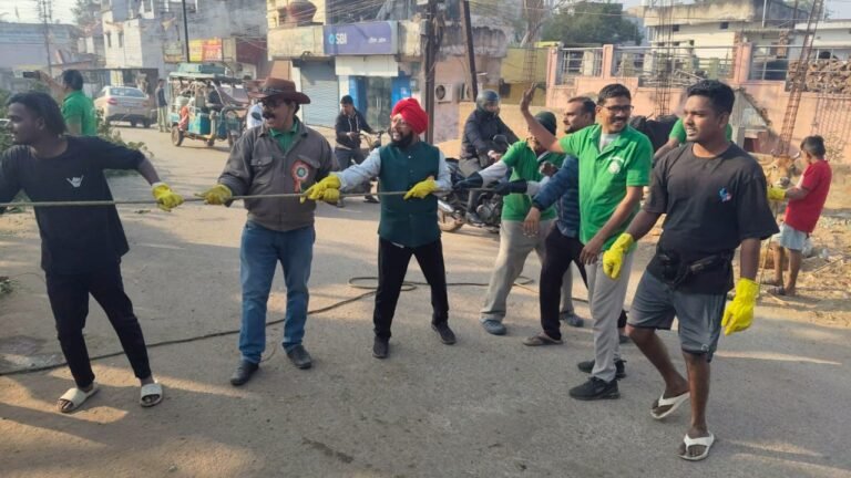 CG NEWS: आधा महाराजबंध तालाब साफ,