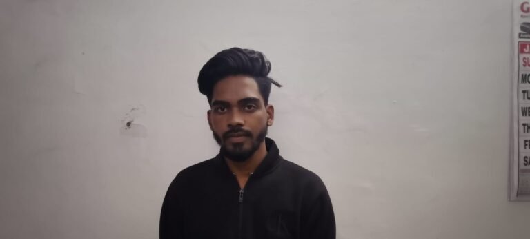 युवती को प्रेम जाल में फंसाकर ब्लैकमेलिंग