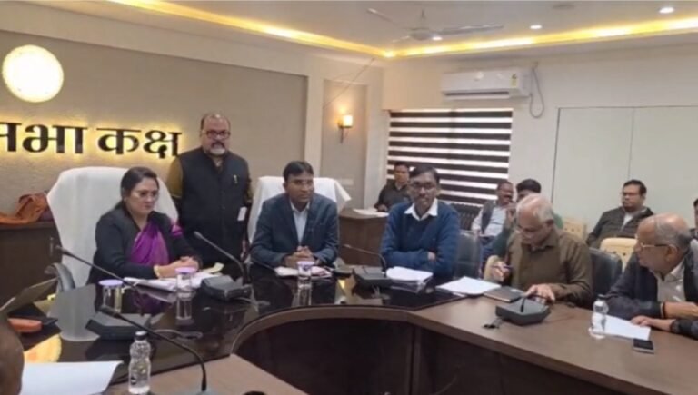 नगर निगम की बैठक में भाजपा के भीतर खुला टकराव