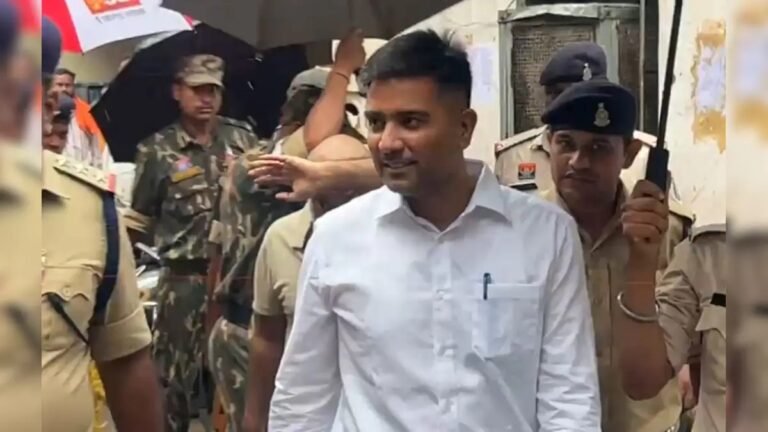 सेंट्रल जेल से बाहर निकले चैतन्य बघेल