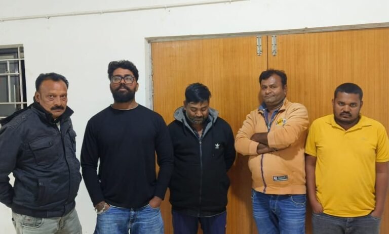 जंगल में चल रही थी जुए की ‘अंडरग्राउंड महफिल