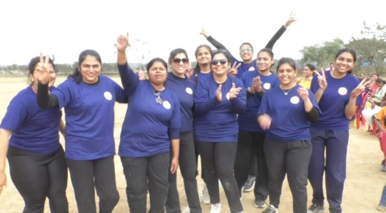 गुजराती महिला मंडल द्वारा महिला वूमेन क्रिकेट
