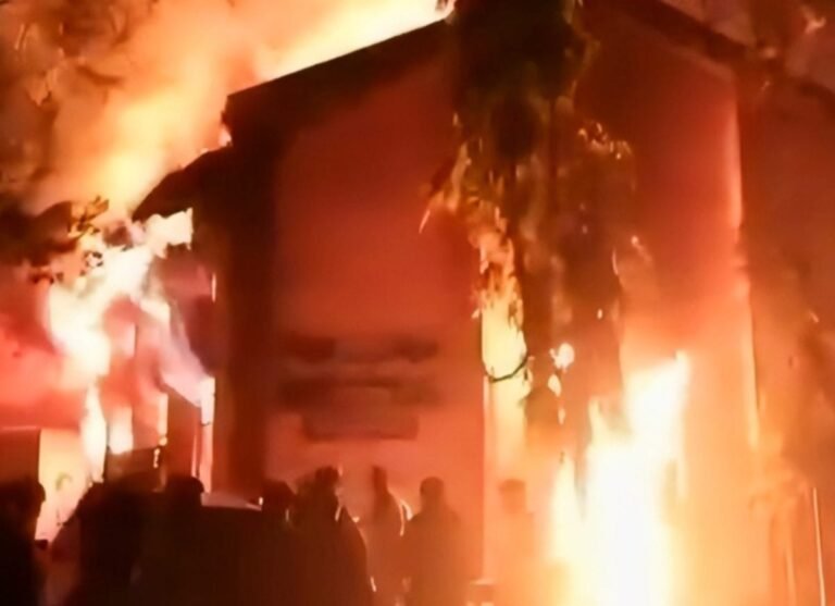 रायपुर DEO कार्यालय में भीषण आग से सब कुछ