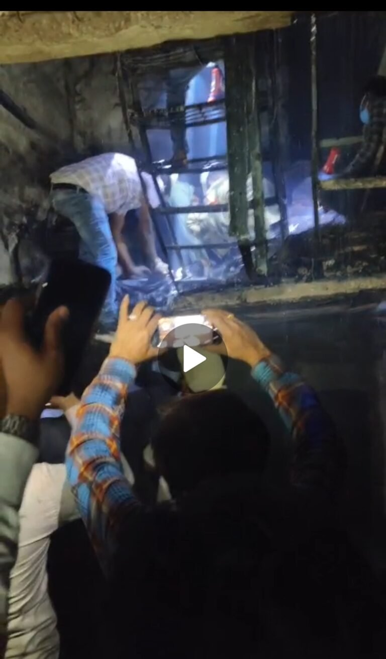 भीषण आग में 18 वर्षीय युवक की दर्दनाक मौत