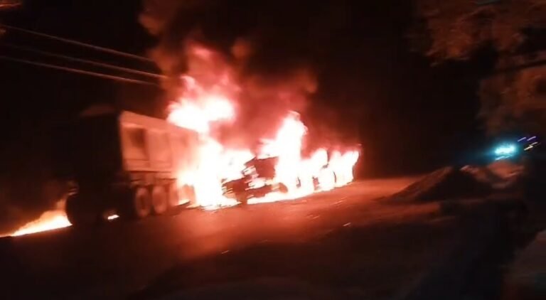 कोटगढ़ मेन रोड पर भीषण टक्कर, तीन ट्रेलर भिड़े—ए