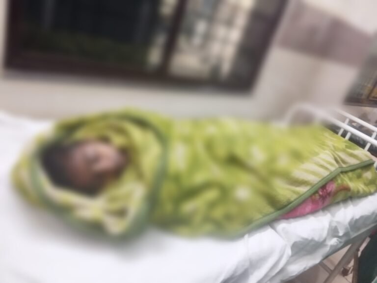 शौचालय के लिए खुदा गड्ढा बना महिला की कब्र, गिरने से दर्दनाक मौत