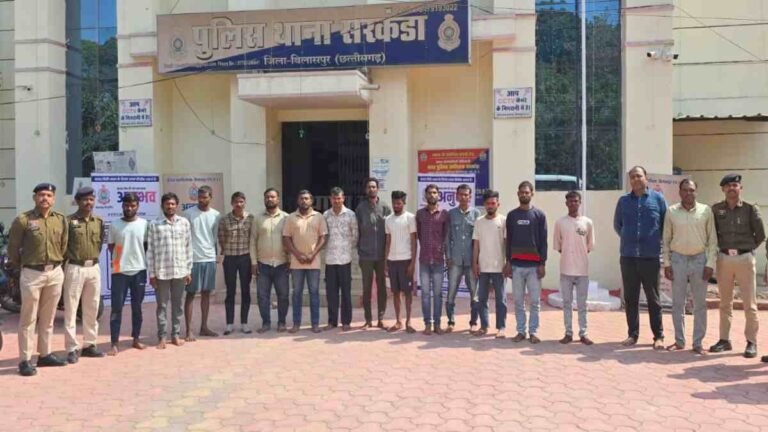 एक ही रात में पुलिस ने पकड़े 126 वारंटी