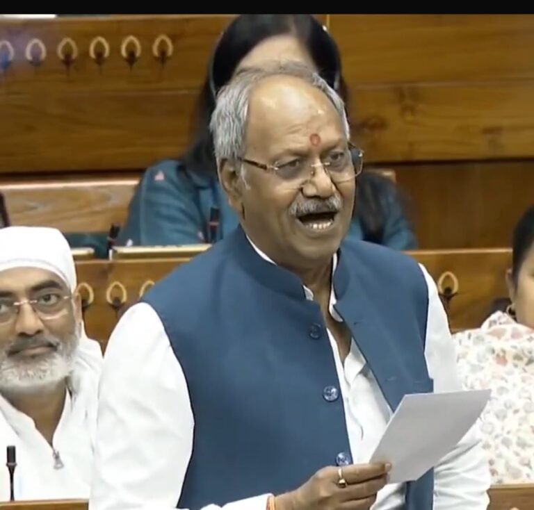 मोदी जी हर मोर्चे पर धोबी पछाड़ लगाते हैं”