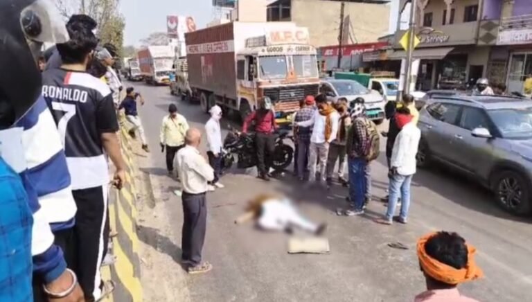 अंतिम संस्कार से लौट रहे परिवार को ट्रक ने