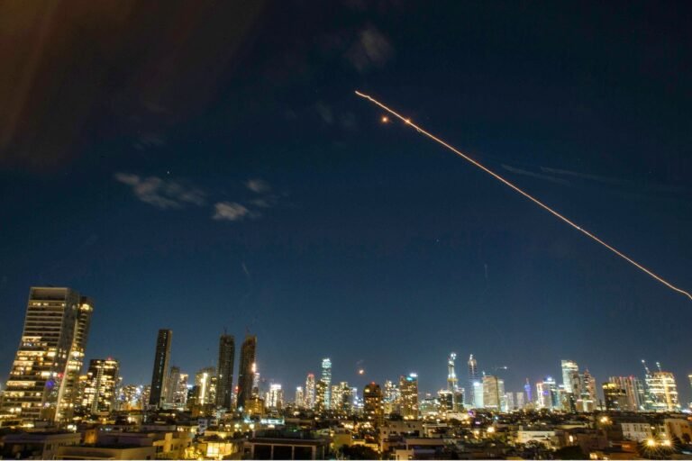 Iran-Israel युद्ध से पाकिस्तान की अर्थव्यवस्था पर असर पड़ेगा