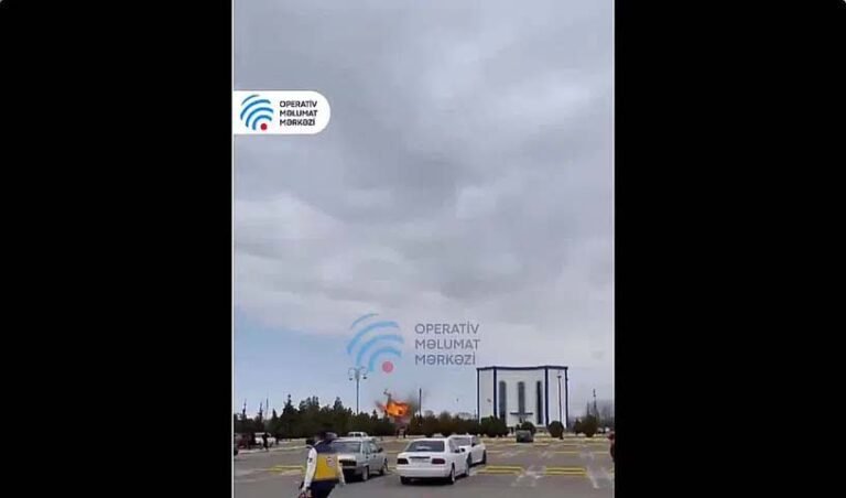 Iran से आ रहे ड्रोन अज़रबैजान के एयरपोर्ट पर उतरे, वीडियो देखें